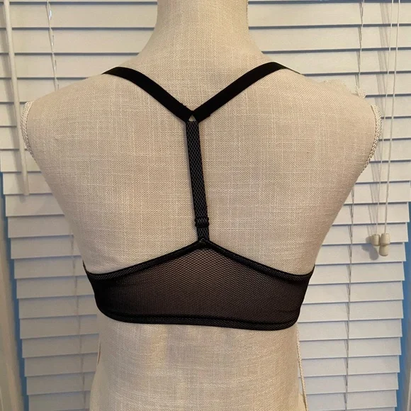 Josie womens Black Mesh tank top Bra front closure size 32DD excellent condition - Picture 5 of 7